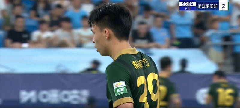  天山黑豹队对阵燕山鲸鲨队，自行车预选赛爆冷，门将神扑救主——防线高度稳定