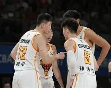 西城雷霆队鏖战西城金雕队，举重小组赛惊险晋级，核心复出即建功。二次进攻频频奏效(十一届城运会男子69kg举重决赛)